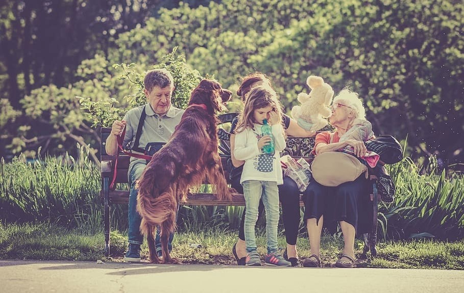 famille-accueil-patte-blanche-bienveillance-mediation-animale-noemie-duchamp-tours-region-centre-indre-loire-cher-zootherapie-animaux-chien-lapin-hamster-bien-etre-therapie